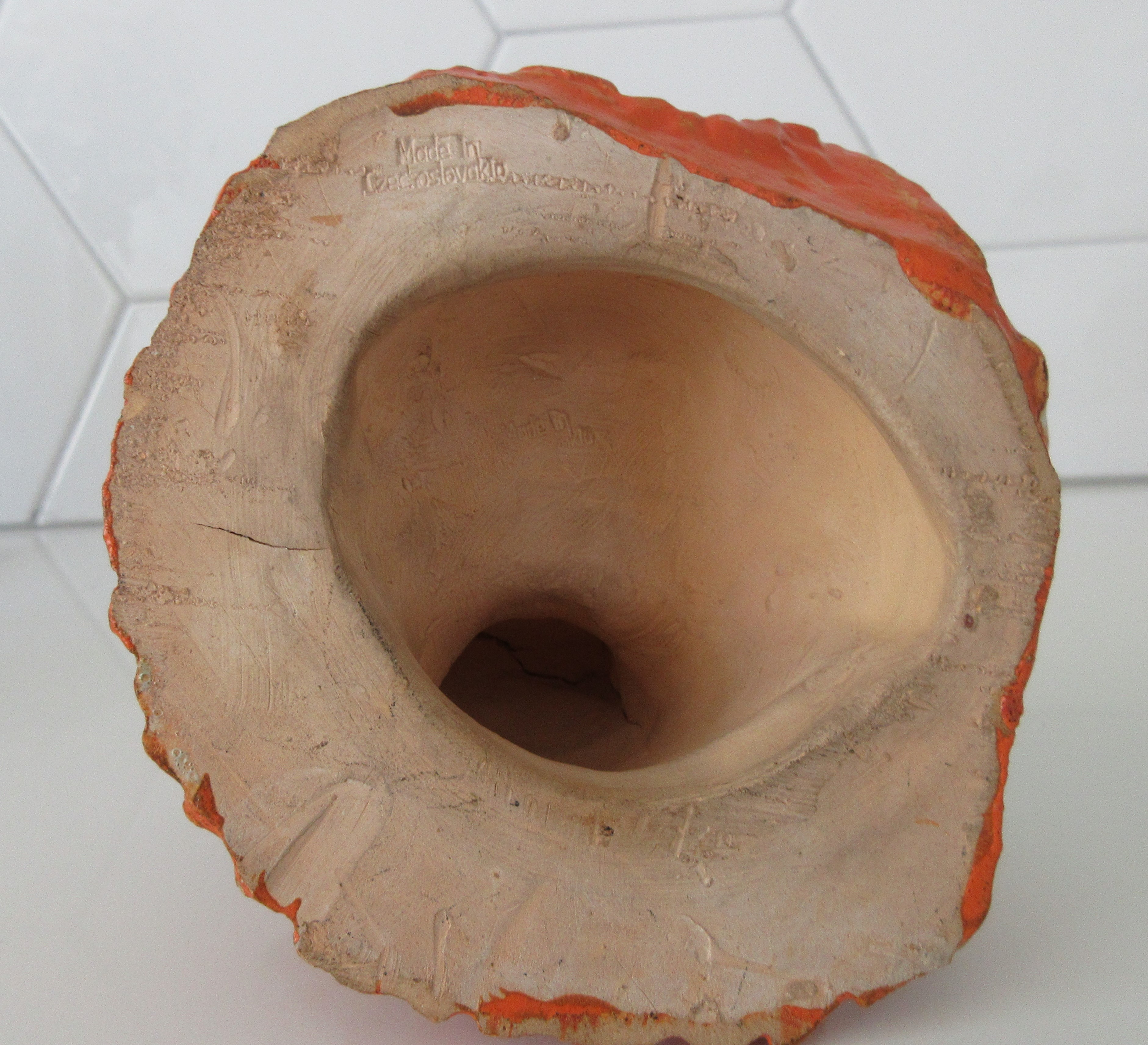 Niet of onleesbaar gesigneerd - Art deco terracotta plastiek van een vrouw met kruik kopen? Bied vanaf 1!
