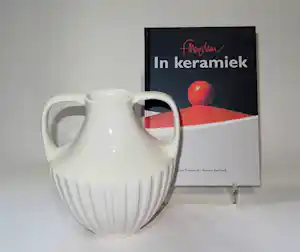 Floris Meydam - ribbelvaas model 1493 kopen? Bied vanaf 75!