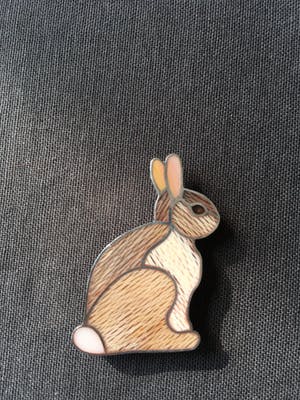 1e gehalte Zilver - broche in de vorm van een haas met inlegwerk, gesigneerd Milliron, USA kopen? Bied vanaf 25!