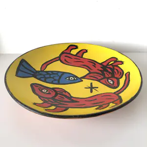 Niet of onleesbaar gesigneerd - Schaal met handgeschilderd Afrikaans / CoBrA decor kopen? Bied vanaf 1!