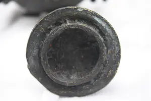 Niet of onleesbaar gesigneerd - Een Oude Bronzen Wierrook Tripod China, late Qing-dynastie (1644-1912). kopen? Bied vanaf 1!