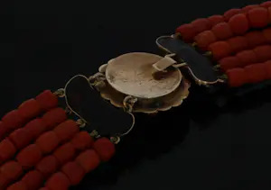 5-strengs antieke bloedkoraal ketting 14k gouden slot filigrain kopen? Bied vanaf 1650!