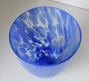 Royal Leerdam - Vaas met blauwe glaspoeders kopen? Bied vanaf 30!