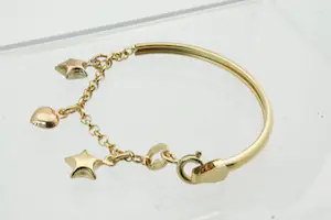 31 - Leuke 14 Krt tri-color gouden kinder armband met hangertjes kopen? Bied vanaf 125!