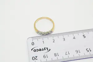 101 - ZGAN 18Kt geel goud & diamanten ring met 5 briljanten ca. 0.35ct diamant kopen? Bied vanaf 320!
