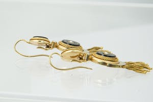 2081- Antiek - 19e eeuws - Victoriaanse set "dangle" oorhangers - onyx en parels kopen? Bied vanaf 370!