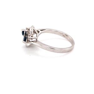 18K Goud - witgouden ring met diamant en saffier. maat 54,25(17,5) 3,76gr kopen? Bied vanaf 220!