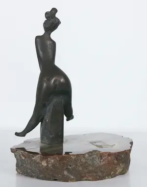 Clemens Pasch - Brons, Zittende vrouw op natuurstenen voet (Gerda) + boek! kopen? Bied vanaf 100!