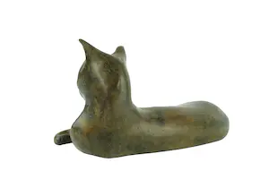 Pierre Chenet - Bronzen beeld van liggend katje kopen? Bied vanaf 219!