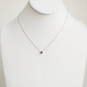 Saffieren hanger met ketting kopen? Bied vanaf 475!