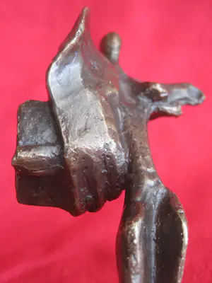 Hans van Eerd - Figuur met boek en appel. kopen? Bied vanaf 75!