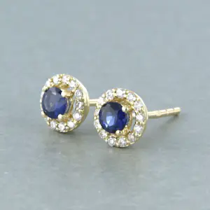 14k gouden entourage oorknoppen met saffier en briljant geslepen diamant kopen? Bied vanaf 260!