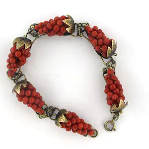 BWZ armband met synthetische koraal in een vorm van druiven tros - 19 cm kopen? Bied vanaf 1!