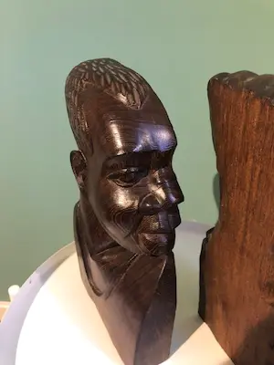 Niet of onleesbaar gesigneerd - 2 afrikaanse hout snij werken kopen? Bied vanaf 1!