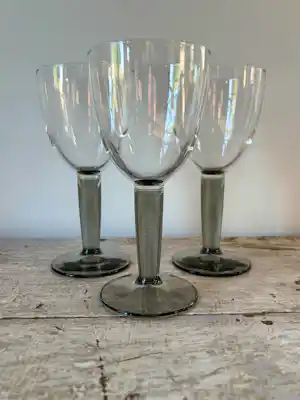 Bormioli Rocco - Set van 3 wijnglazen met geribbelde voet uit de jaren 60 kopen? Bied vanaf 38!