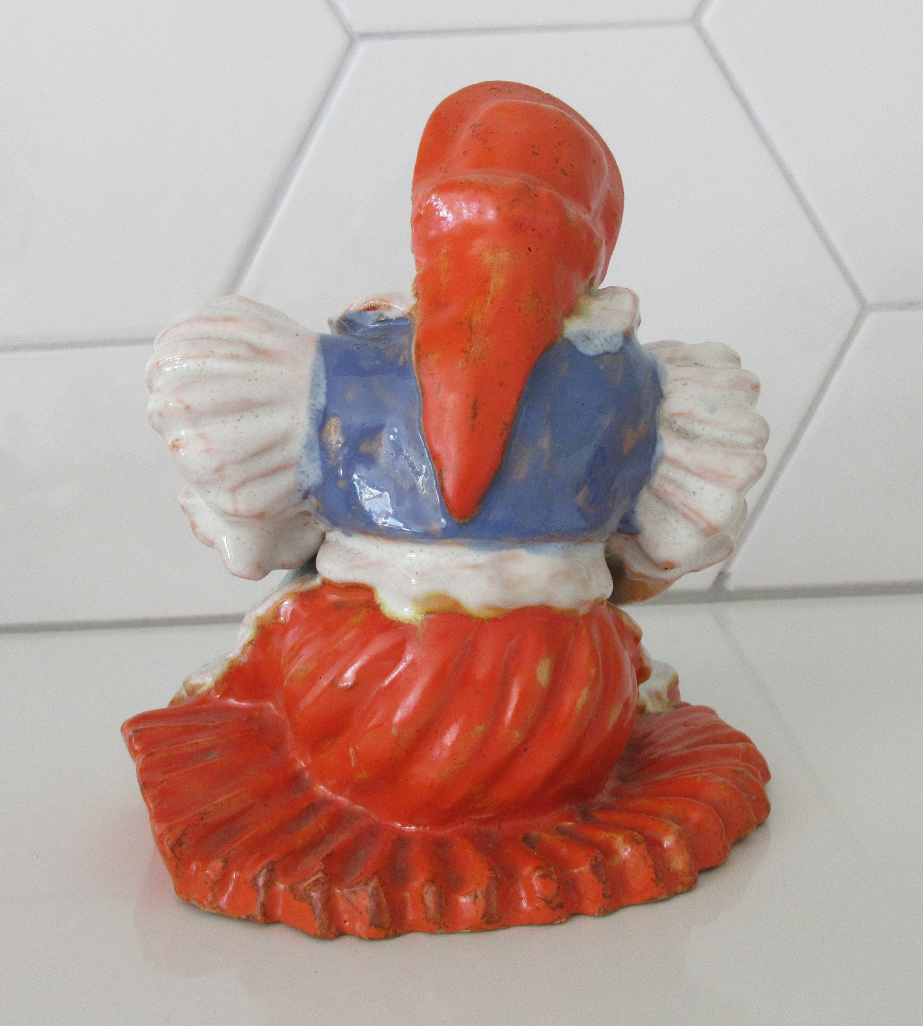 Niet of onleesbaar gesigneerd - Art deco terracotta plastiek van een vrouw met kruik kopen? Bied vanaf 1!