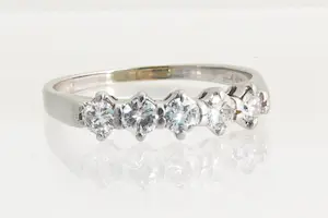 11- Elegante 14krt wit-gouden & 0.60ct (H/si1) diamanten dames rijring kopen? Bied vanaf 380!