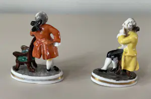 Augarten Wien - Twee antieke porseleinen miniatuurfiguren kopen? Bied vanaf 20!