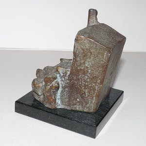 Brons (Onbekend) - Stilleven van mand met fles. Brons op granieten sokkel. kopen? Bied vanaf 59!
