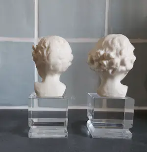 Niet of onleesbaar gesigneerd - 80's vintage figures on perspex base kopen? Bied vanaf 1!