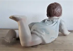 Niet of onleesbaar gesigneerd - Originele nostalgische keramische tweeling baby beeldjes (jaren 40) kopen? Bied vanaf 1!