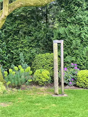 Herman Bartelds - tuinbeeld van Steen en Messing verkocht voor € 1200!
