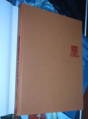 Anton Pieck - 2 hardcovers waarvan 1x gesigneerd en een poster uit de jaren 60 kopen? Bied vanaf 45!