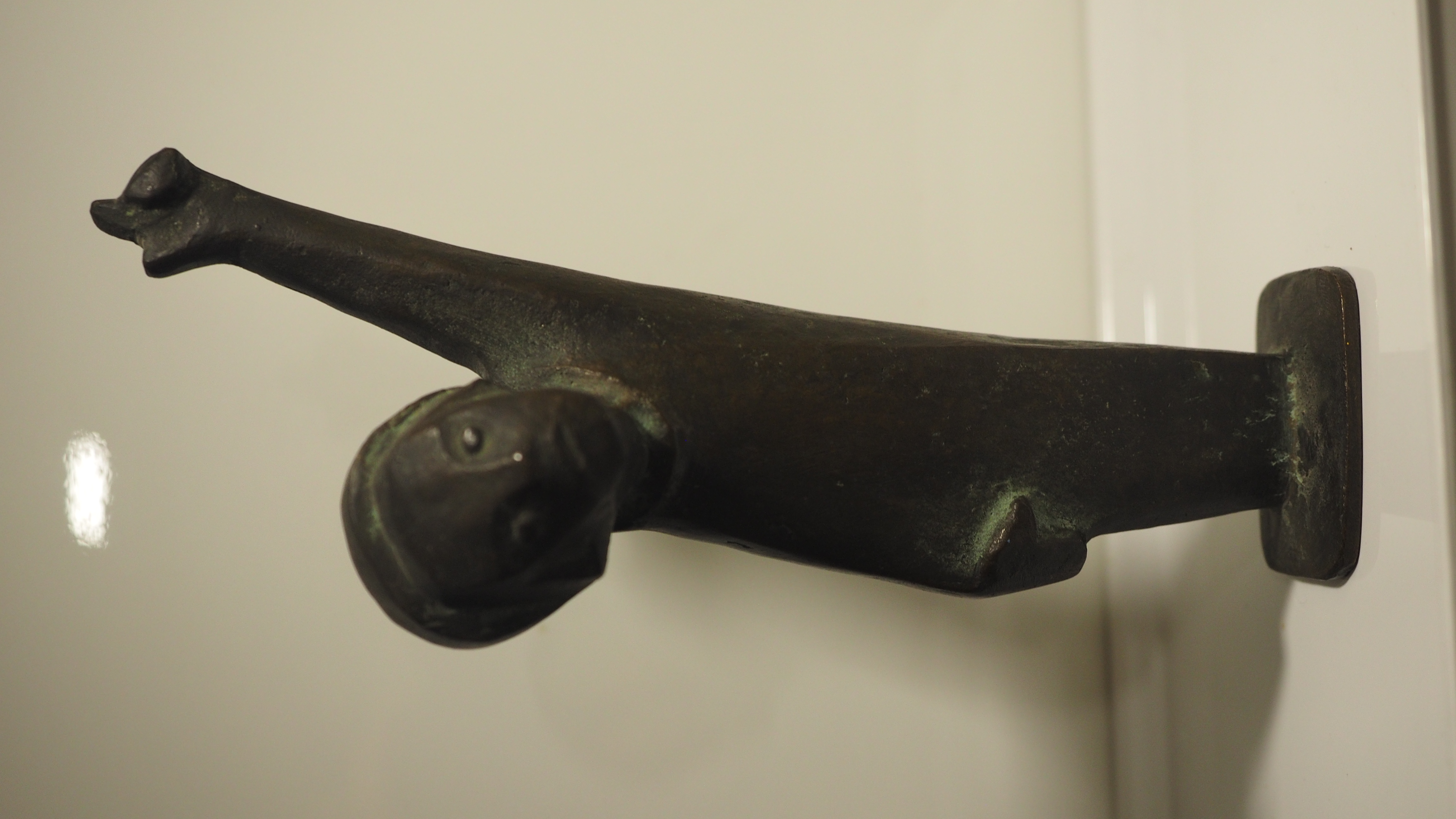 Kurt Lehmann - Kurt Lehmann Bronze Skulptur - Kleiner Knabe mit erhobenem Arm kopen? Bied vanaf 550!