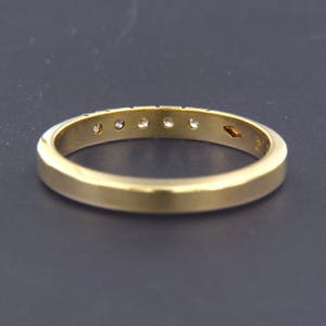 18K Goud - rijring bezet met briljant geslepen diamant totaal circa 0.15 ct, ringmaat 18 kopen? Bied vanaf 240!