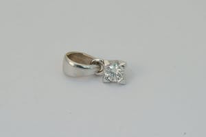 2507- wit-gouden 18 karaats solitairhanger - met briljant - 0.15ct - H/VS kopen? Bied vanaf 90!