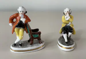 Augarten Wien - Twee antieke porseleinen miniatuurfiguren kopen? Bied vanaf 20!