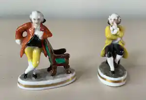 Augarten Wien - Twee antieke porseleinen miniatuurfiguren verkocht voor € 20!