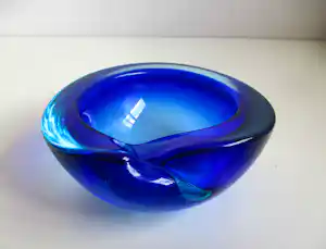 Seguso - Vetri d’Arte, schaaltje toegeschreven aan Flavio Poli verkocht voor € 25!