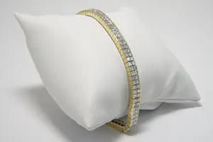 19 - 18 karaats geelgouden armband met ca 13 crt princess geslepen diamanten kopen? Bied vanaf 4850!