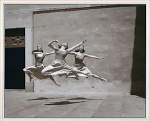 Imogen Cunningham - Three Dancers, Mills College, 1929 kopen? Bied vanaf 150!
