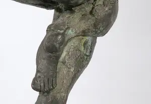 Wim Steins - Groot elegant bronzen beeld van een danseres op hoge smalle sokkel kopen? Bied vanaf 2000!