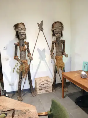 Niet of onleesbaar gesigneerd - Afrikaanse kunst kopen? Bied vanaf 10!