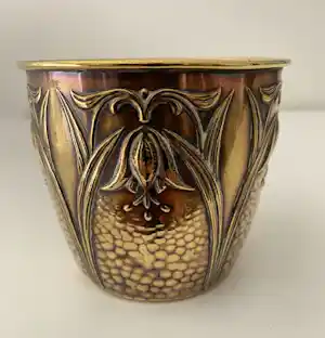 Daalderop - Decoratieve koperen Art Nouveau bloempot verkocht voor € 25!