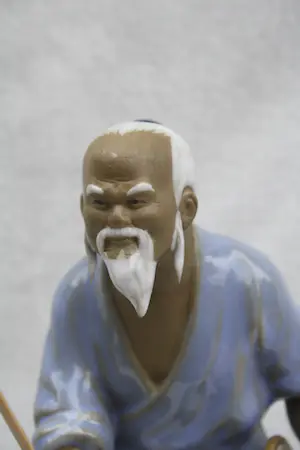 Niet of onleesbaar gesigneerd - Paar Chinese keramische Mud Man Fisherman-beeldjes (Midden 20e eeuw) kopen? Bied vanaf 1!