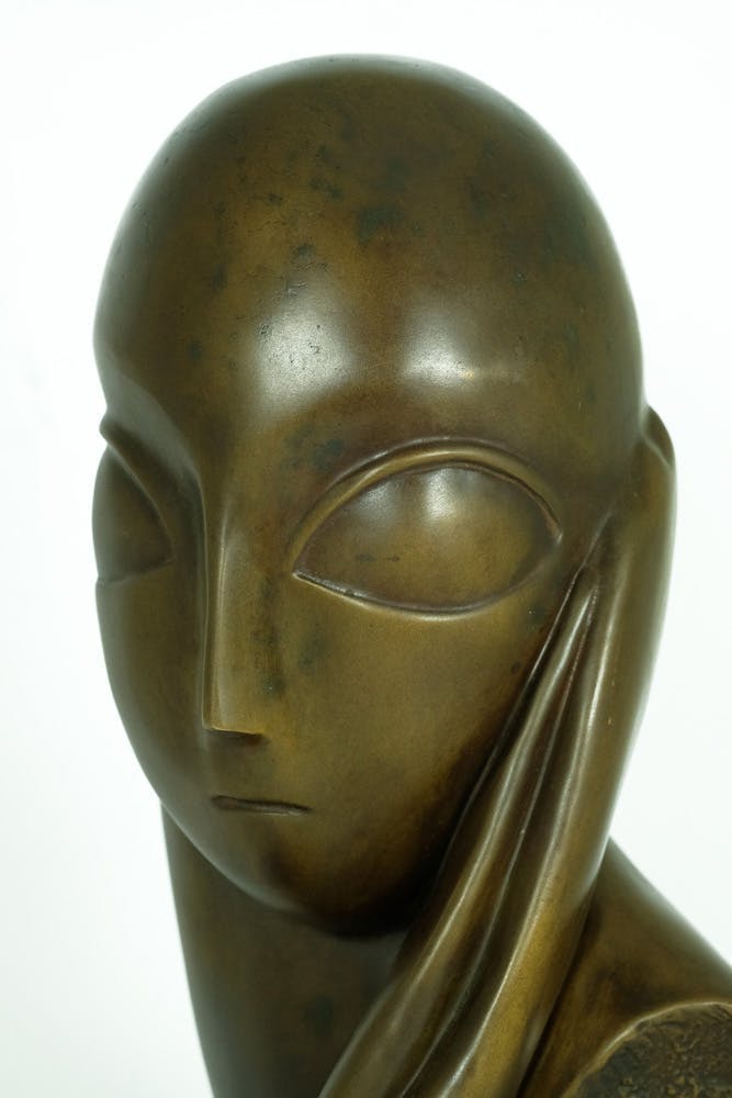 Constantin Brancusi - Bronzen beeld getiteld 'Mademoiselle Pogany II' kopen? Bied vanaf 1900!
