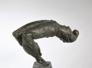Wim Steins - Groot elegant bronzen beeld van een danseres op hoge smalle sokkel kopen? Bied vanaf 2000!
