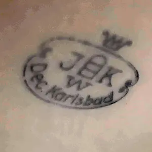 DW Karlsbader Porzellan - Vase Josef Kuba JKW Dekor Karlsbad handbemalt Galante Szene 40er Jahre kopen? Bied vanaf 85!