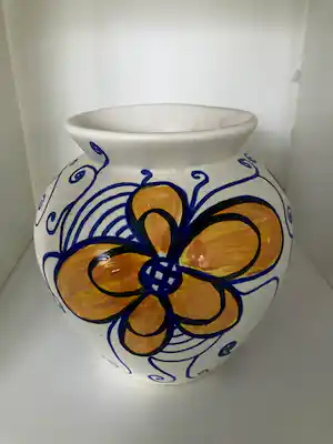 Marianne Bey - Flowers Vase verkocht voor € 5!