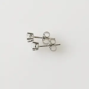 Diamanten oorknopjes kopen? Bied vanaf 850!