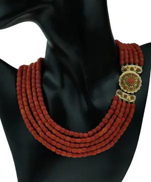 5-strengs antieke bloedkoraal ketting 14k gouden slot filigrain kopen? Bied vanaf 1650!