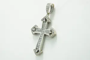25 -18Krt wit-goud & ca.1.50ct princess en briljanten diamanten kruis hanger kopen? Bied vanaf 850!