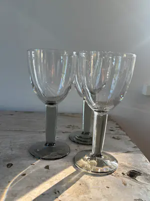Bormioli Rocco - Set van 3 wijnglazen met geribbelde voet uit de jaren 60 kopen? Bied vanaf 38!
