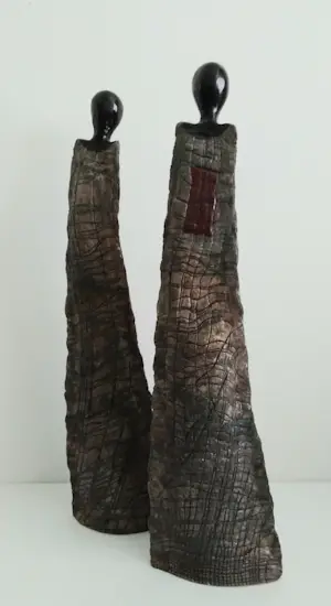 Niet of onleesbaar gesigneerd - abstracte figuren, handgemaakt 40 cm hoog kopen? Bied vanaf 1!