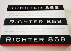Gerhard Richter - "RICHTER 858" - 2002 - Hardcover + 8 abstrakte Bilder + CD kopen? Bied vanaf 300!