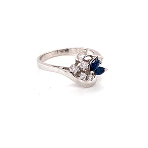 18K Goud - witgouden ring met diamant en saffier. maat 54,25(17,5) 3,76gr kopen? Bied vanaf 220!